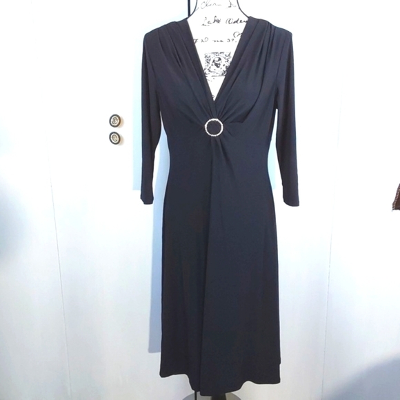 Evan Picone- Formal Black Deep V Ruching Slimming Cocktail Dress W Bling Sz.10 - Picture 2 of 10